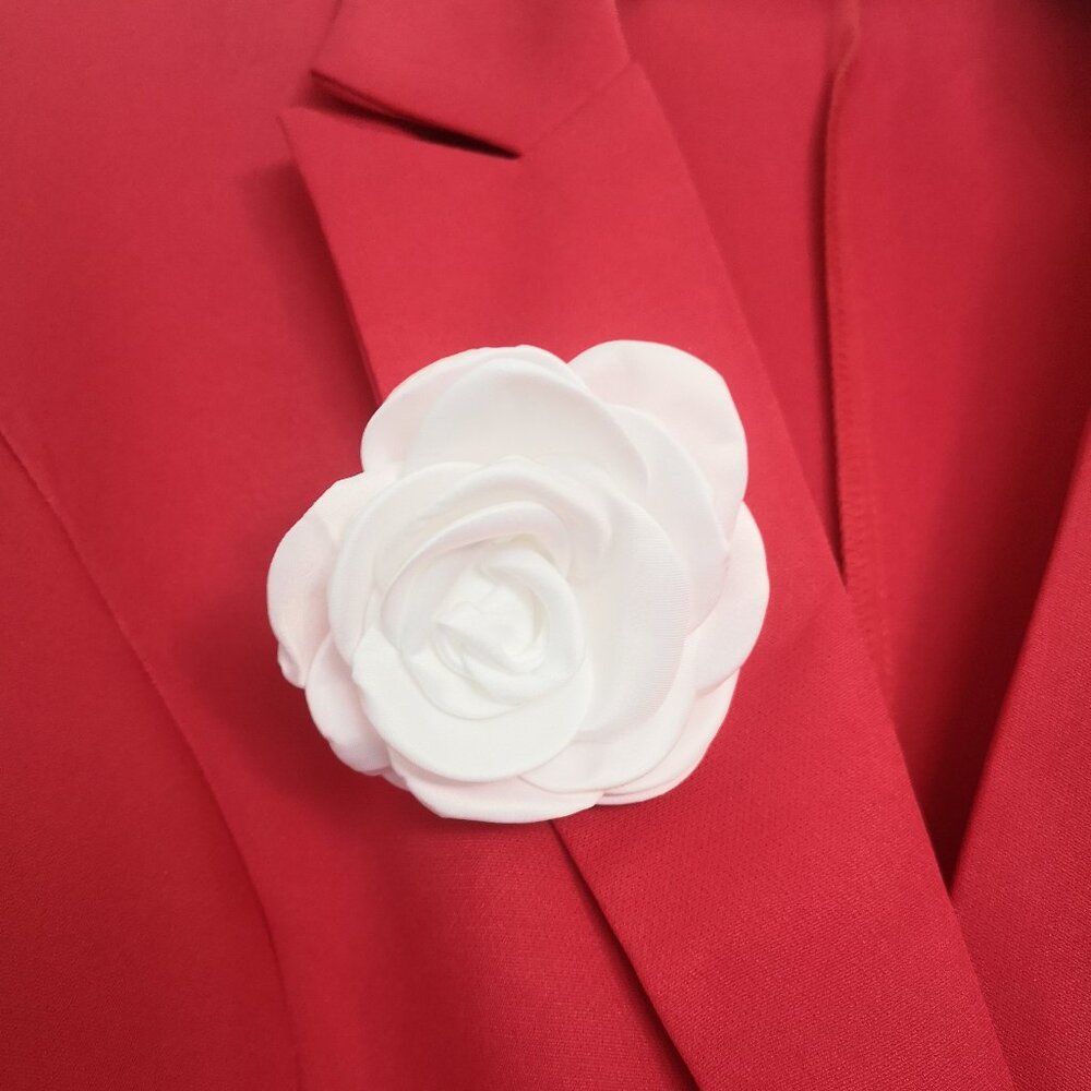 White Textile Flower Pin Brooch For Suit Top